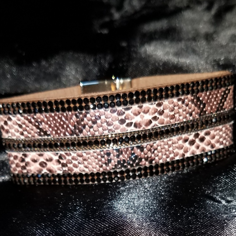 🤑5/$25 Leather(PU) magnetic clasp bracelet